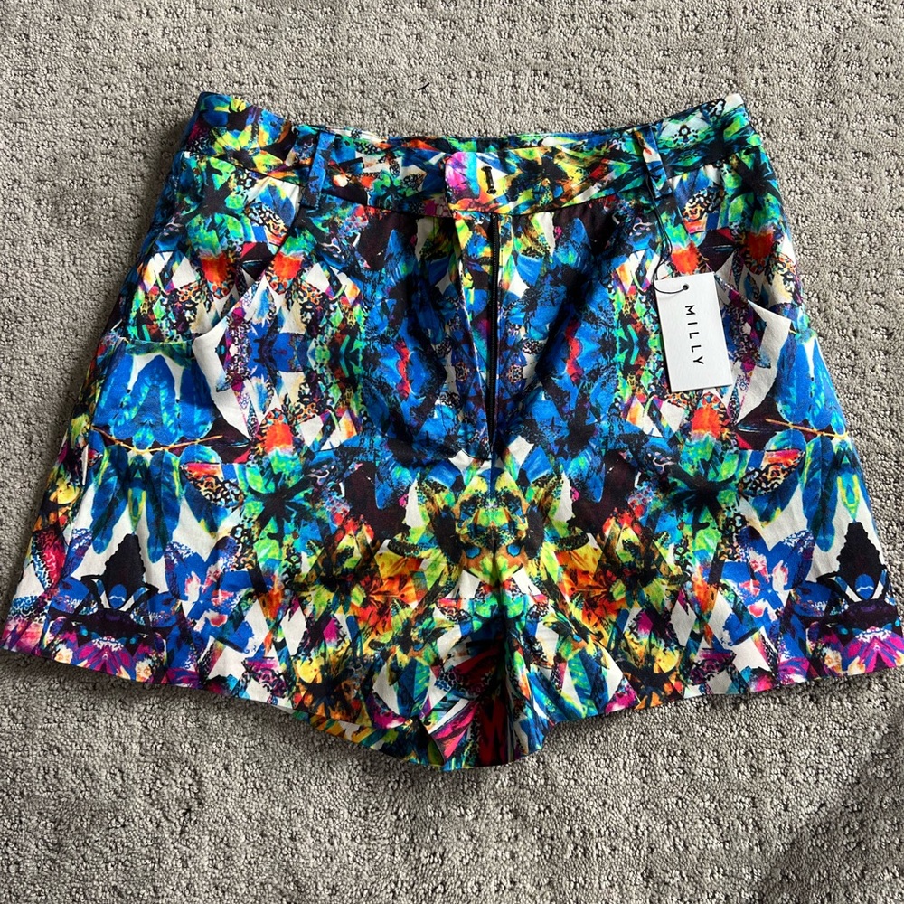 Beautiful shorts for end of summer!